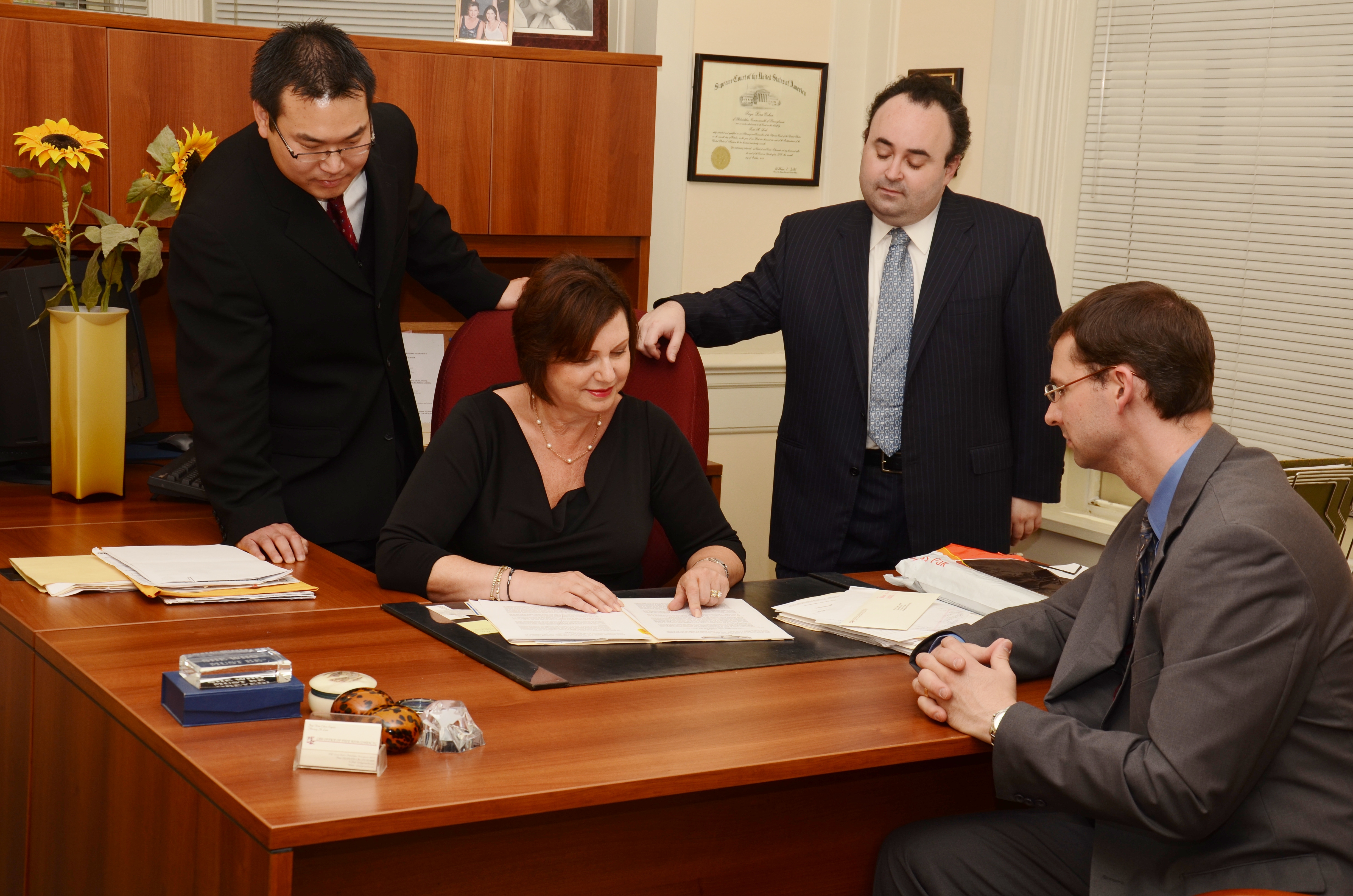 Salariatii au dreptul sa fie asistati de un avocat!