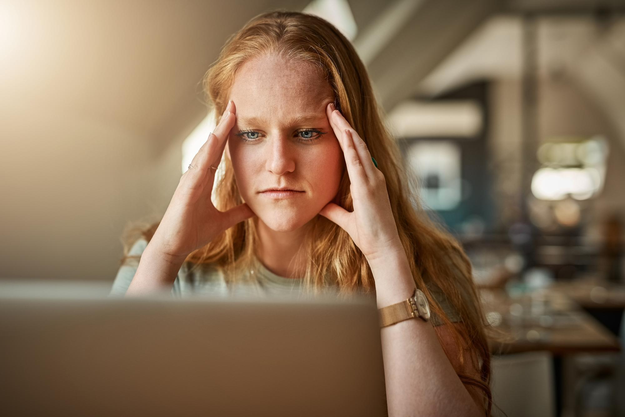 Anxietatea față de AI: cum poate L&D transforma teama în învățare