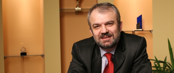 Viata (sa) bate filmul! Catalin Ionescu, Omul care aduce ploaia.