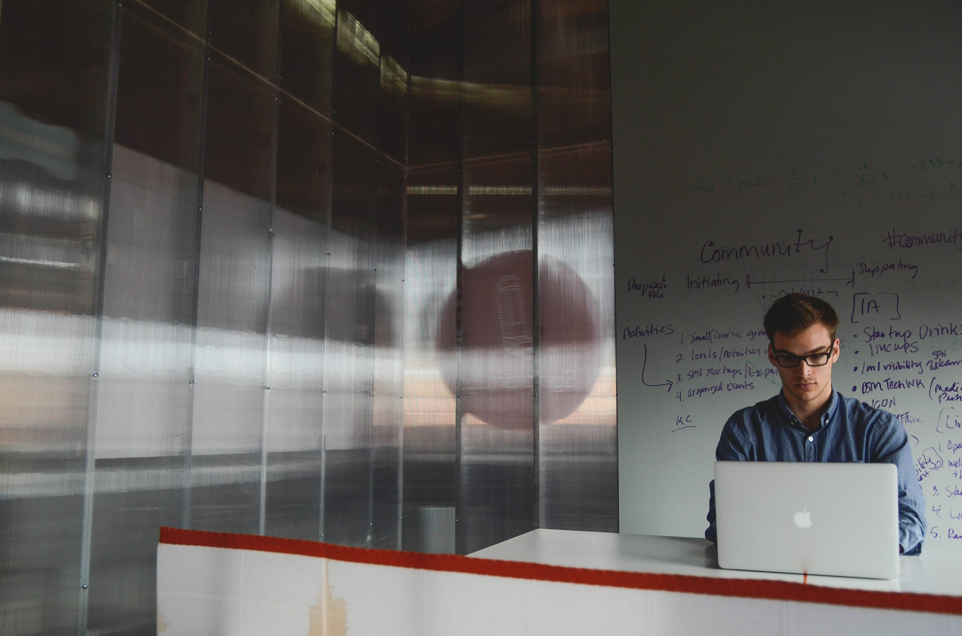 De ce angajează companiile consultanți în management?