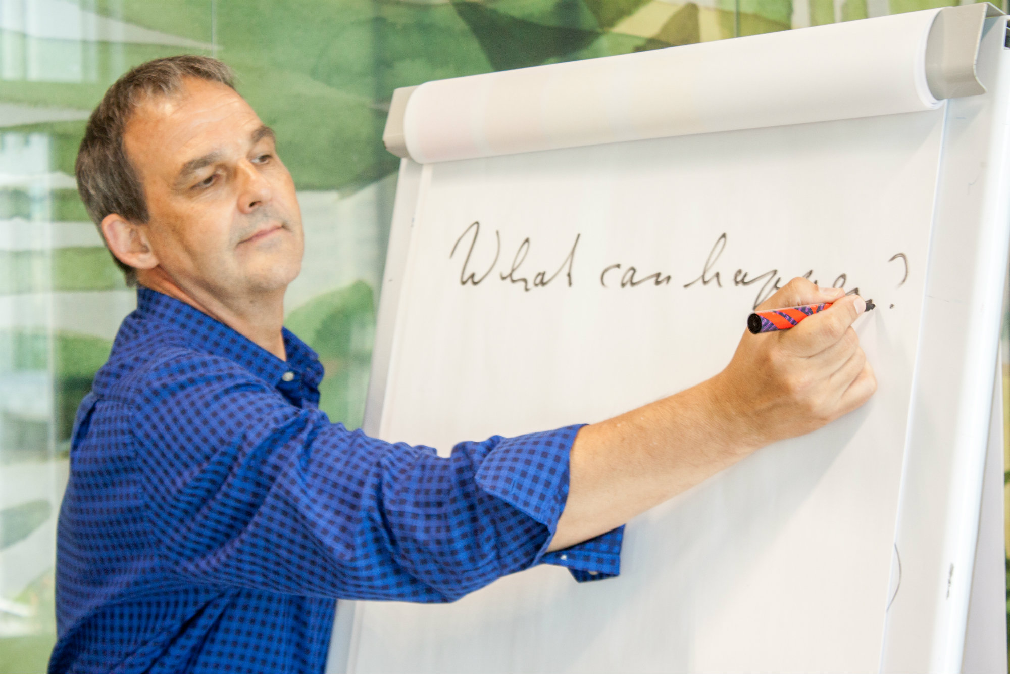 John Bax : ,, Într-o lume a schimbării, este nevoie de mai mult efort să stai neclintit decât pentru a te mișca!'' 