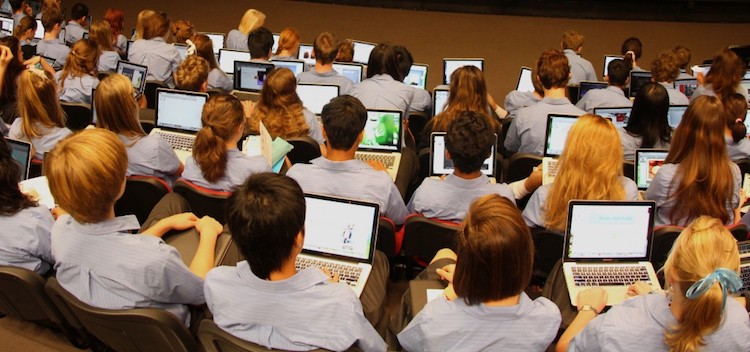 Cum văd trainerii folosirea tehnologiei în procesul de training