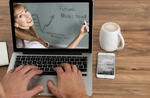 Care sunt cele mai bune instrumente care vă ajută să creați un curs online?